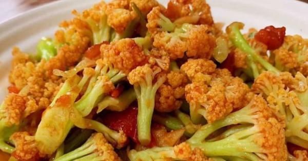  更年期|女性步入更年期，衰老皱纹眼袋少不了，多吃以下食物效果好！