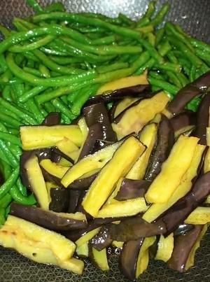  烧茄子|美味可口的豆角烧茄子！原来饭店都是这样做的