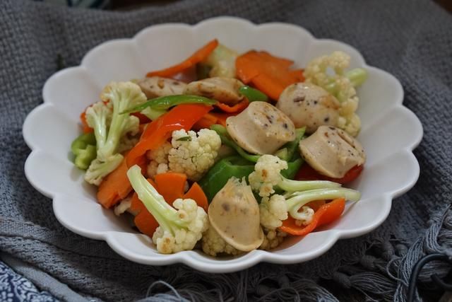  胡萝卜|天热不想做饭，5分钟一盘菜，简单又滋补，老少都爱吃