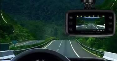 行车|行车记录仪怎么选？清晰度和夜视哪个更重要？