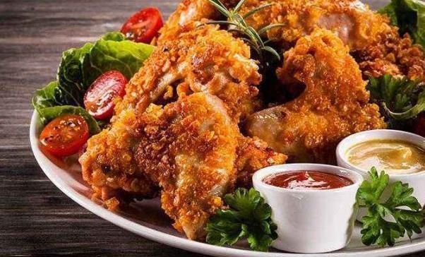 炸鸡|同样是炸鸡，华莱士，肯德基，叫了只鸡，一对比就知差距一目了然