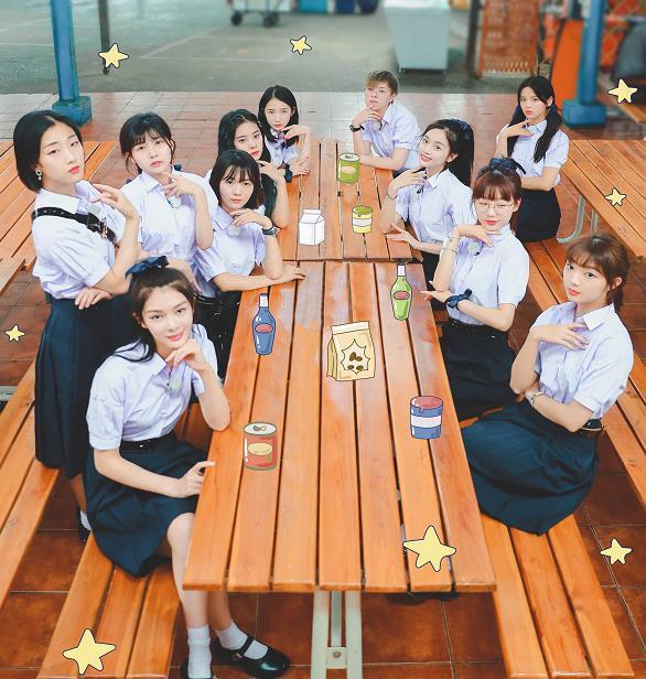 姐团|青春有你2和创造101主题曲A班合照,一个御姐团一个甜美系