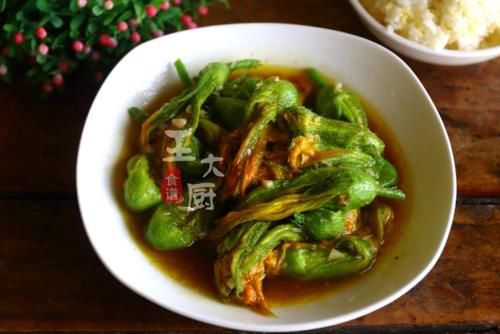  简单|清炒南瓜花，不一样的农家风味，简单又好吃，看一眼就学会