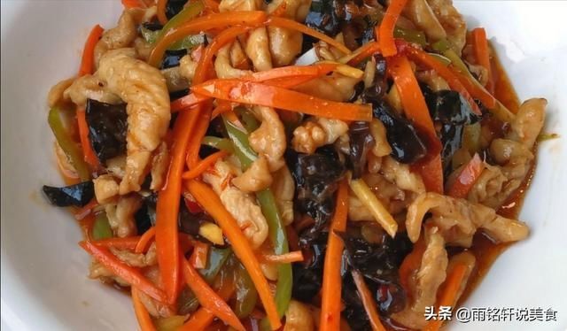 便宜|百吃不厌的鸡胸肉做法，不炸不煎，便宜又营养，酸辣过瘾太下饭了