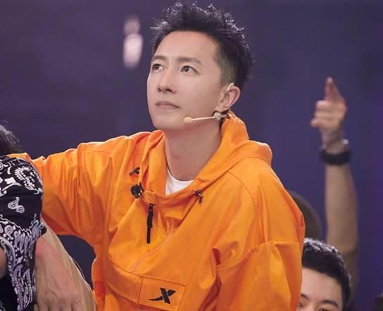  合影|这就是街舞：张萌不敢与王一博合影，总决赛易烊千玺将回归