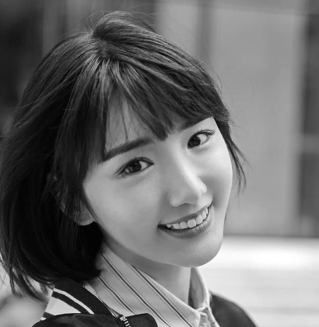  亲眼目睹|让人心疼的毛晓彤：被亲父索要5000万，亲眼目睹男友出轨