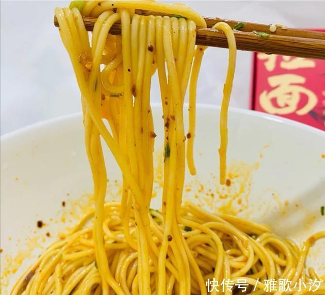 拉面|被李佳琦安利的“方便拉面”,确实好吃到上头!