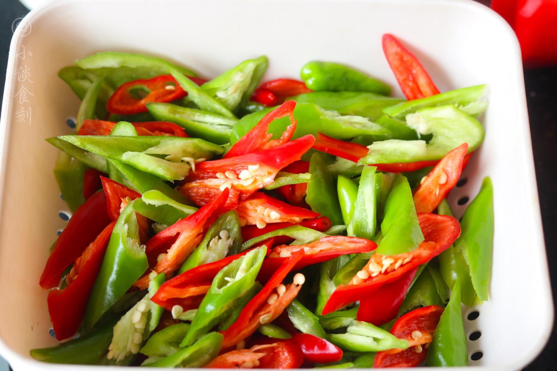 鳝鱼|入秋后，少吃猪肉多吃它，价格比猪肉低了1倍，吃起来还特下饭