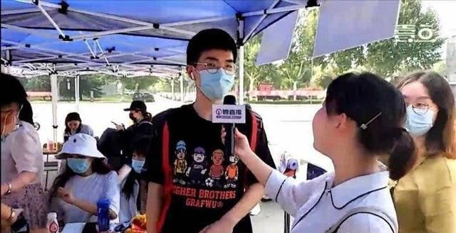  山东|悦读大学｜山东管院学子回归，校园现晒被大军！学生：终于到家了