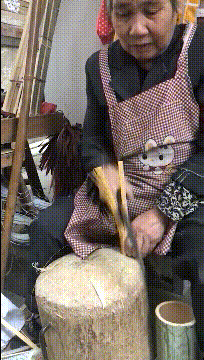 搞笑|搞笑GIF:可怜的泰迪,好像很容易成为大狗的目标