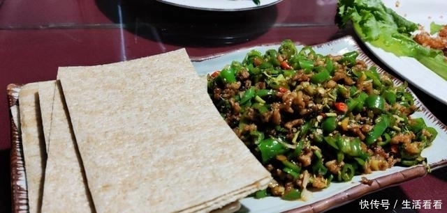  堂弟|堂弟18岁生日，二叔在临沂特色农家乐点一桌菜，两大家人吃嗨了