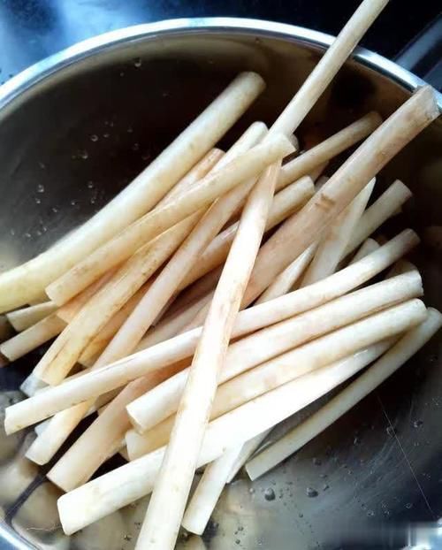  润肤|漂亮女人少吃肉，多吃它，遇到买一捆，补血润肤，小脸越来越白净