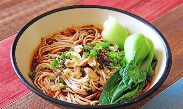 我国|我国最好吃的7碗面，3碗在南方，3碗在北方，网友那另一碗呢