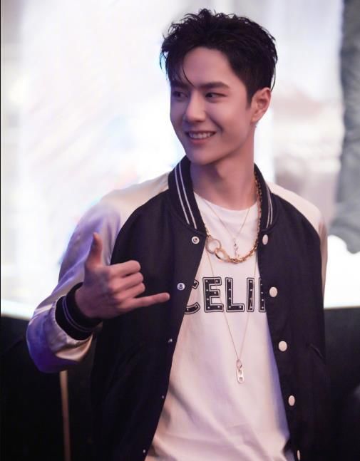  顶流|顶流的王一博可不是那么好当的，摔车摔出了体面和清醒