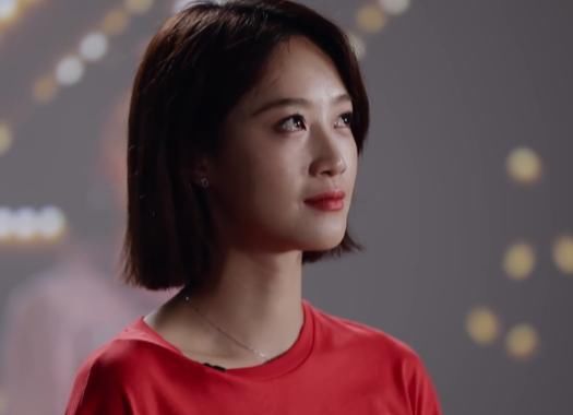  姐姐|《乘风破浪的姐姐》李斯丹妮票数遭到质疑，蓝盈莹成为话题关键人