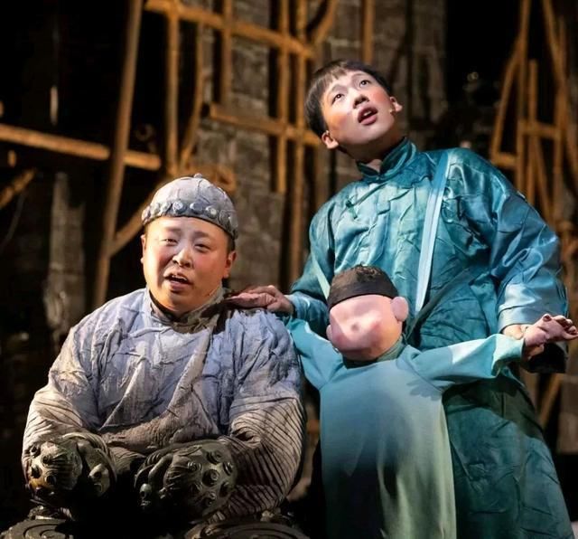  宝藏|郭麒麟：不拼爹，综艺营业，热搜常客，宝藏男孩为何这样“红”？