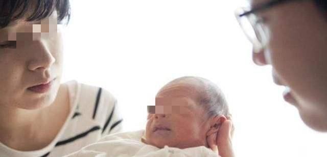  听到|“今天接生九个娃都是男孩”，听到护士这话，新晋宝爸开心不起来