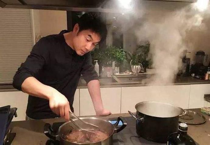  上榜理由|娱乐圈厨艺最好的老爸，谢霆锋垫底，黄磊排第二，第一名深藏不露