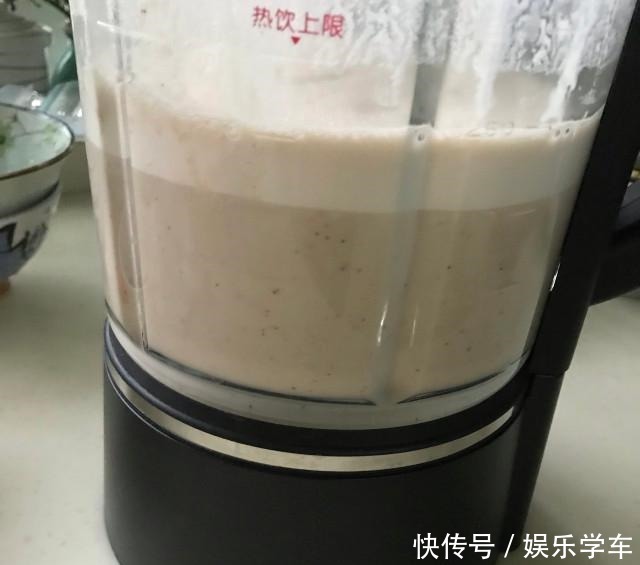  豆浆|红枣核桃豆浆，好喝又营养