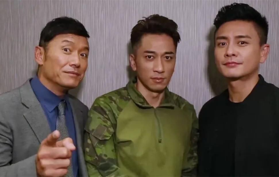  女友|苗侨伟26岁儿子与女友秀恩爱，身材健硕长相不及爸，长居国外生活