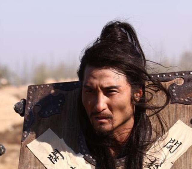 林冲|这位高人才是林冲救命恩人,如果没有他,也就没有鲁智深什么事了