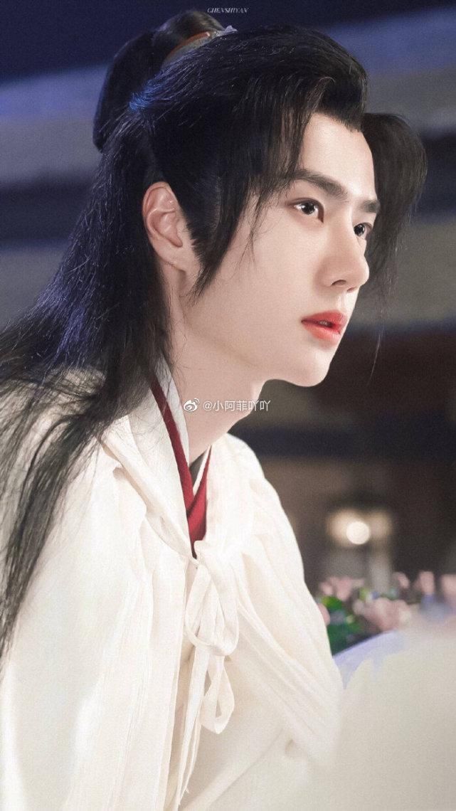  爱豆|每日爱豆 王一博 叫我酷盖 摩托车才是我的老婆