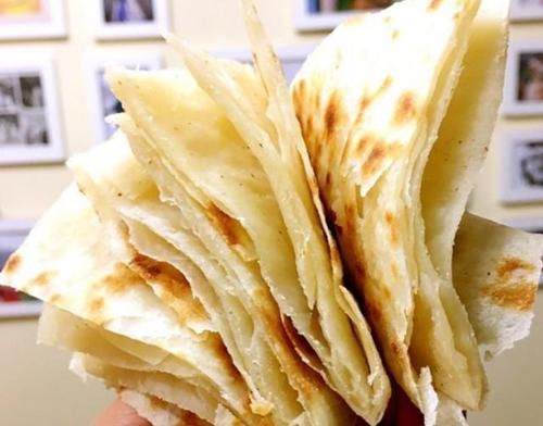  把面|烙饼时，怎么出层次？面点师傅教你正确做法，烙饼香软可口又多层
