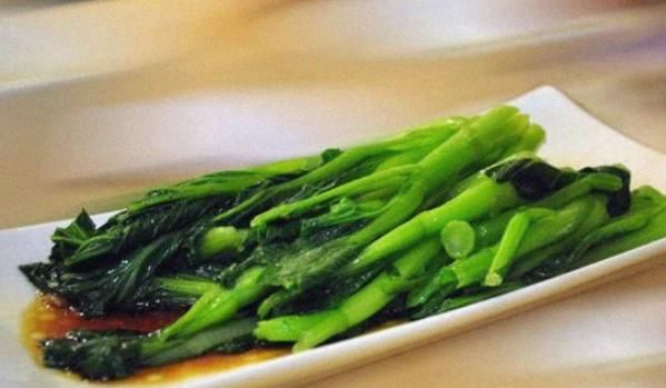  家人|四种常见的隔夜菜最好少碰，为了家人的健康，再贵也要扔掉！