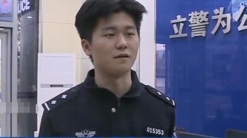  地上|地上没水没油硬摔？商场抱孩子摔倒索赔被拒，男子：我是消费者！