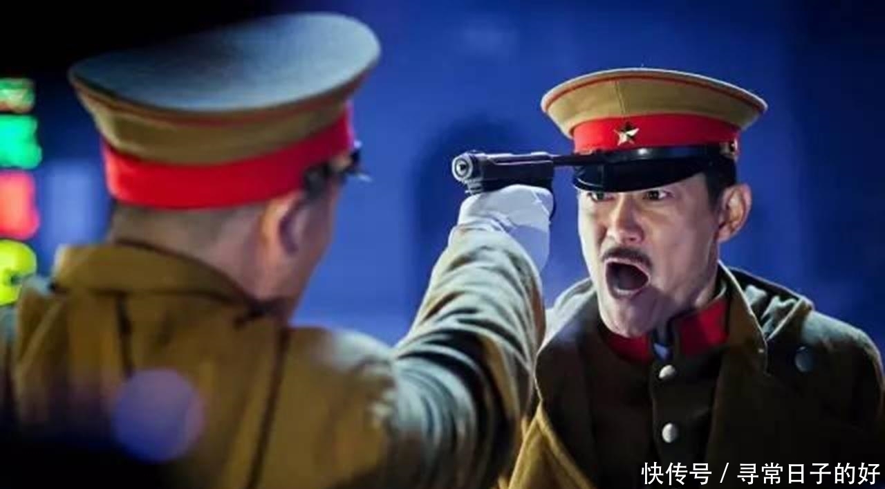  重重地|张作霖深夜回府, 被门卫士兵用枪指着大骂, 他大喜: 给我重重地赏