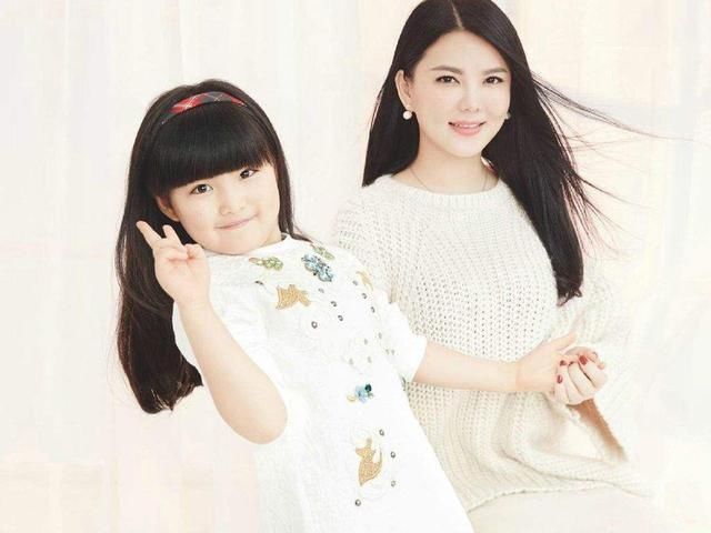  养育误区|明星纷纷化身“女儿奴”，不爱儿子反爱女儿，网友：看不懂