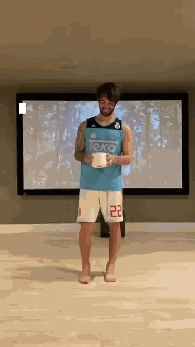 足球|今朝重逢时，以足球的名义致敬不平凡的 236 天！