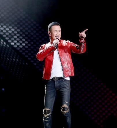  总监|张艺兴排练超时, 音乐总监不满要他下场, 严敏抢过话筒直接开后台