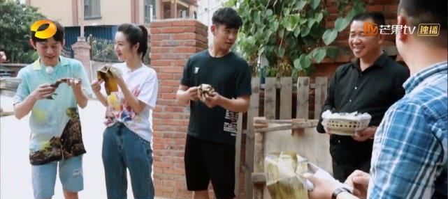  真的|周迅吃2碗饭不怕胖，宋威龙助薇娅卖水果，半小时卖570万元真的吗