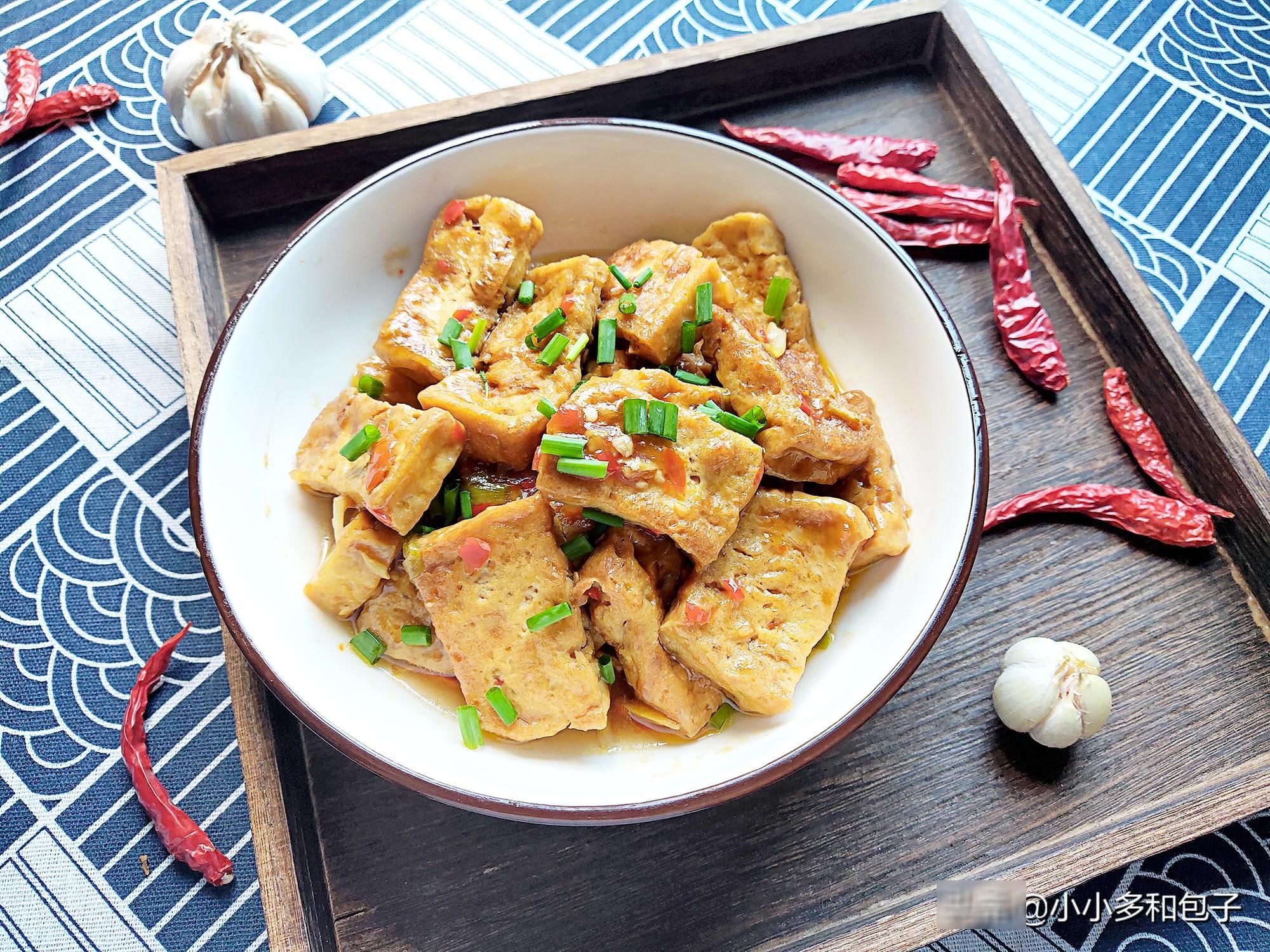 风味|老豆腐煎一下，再加点剁椒，有一股特别的风味很下饭哟