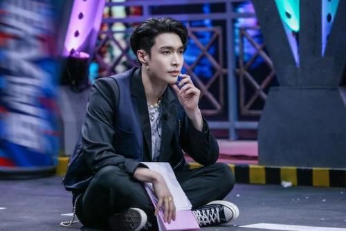  舞者|张艺兴跳krump的时候，有谁注意评审与职业舞者的表情，太真实了