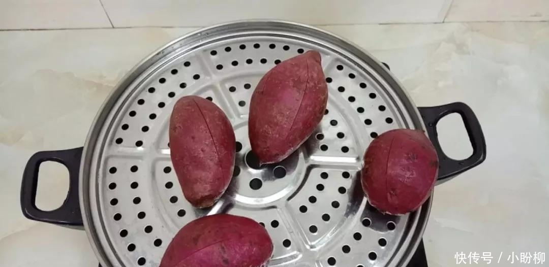  不用|1斤面粉, 4个紫薯, 不用一滴水, 平底锅做的小面包, 边吃边流口水