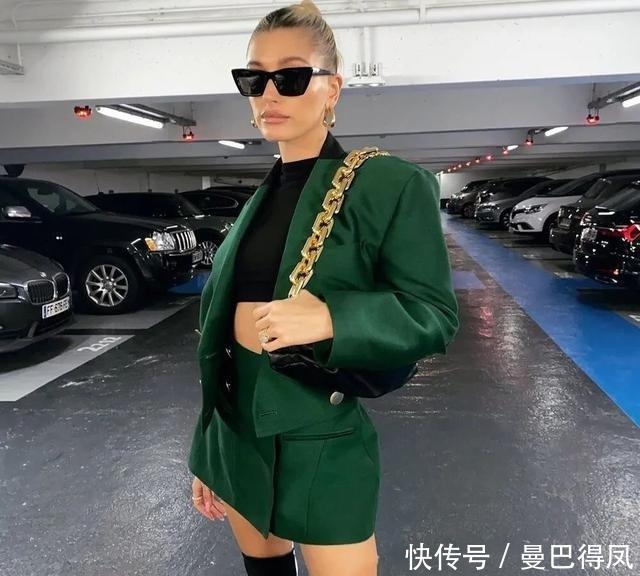 金链|“大金链”重回时尚巅峰!配上它洋气又吸睛,时尚达人都爱不释手