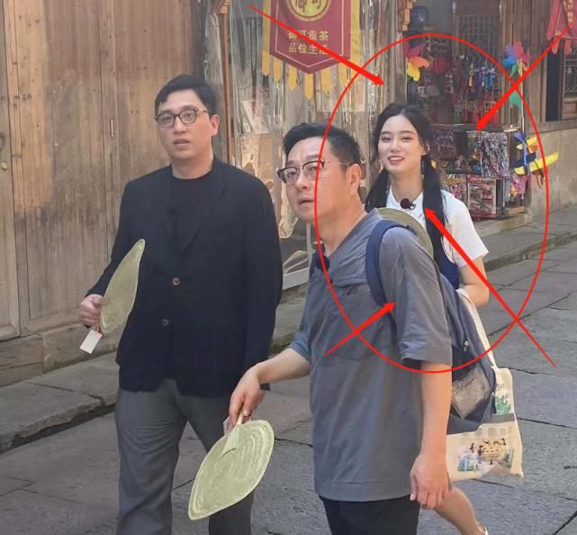  以说|徐艺洋首档综艺节目，穿校服上课，离开十级美颜后，校花级美貌