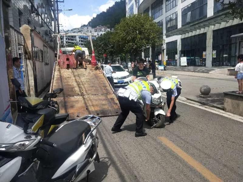 汇川|这些“五花八门”的电动自行车交通违法，汇川交警“亮剑”严整治