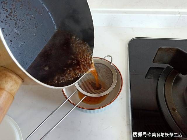 男女|老婆生活太讲究!周日早餐做7样,男女还分2桌,网友:精致女人