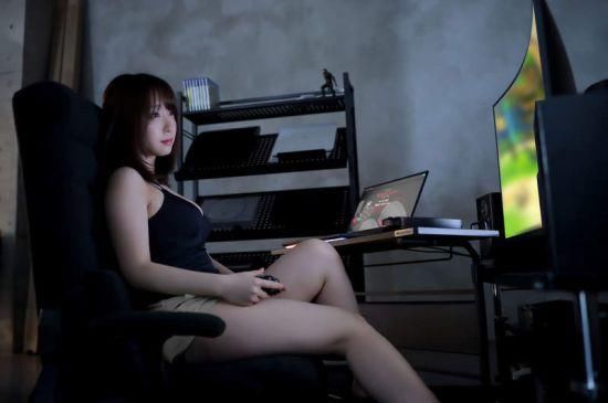  伊织|日本COSER伊织萌拍摄电竞椅代言美照 女孩子打游戏也超猛
