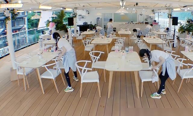  干活|中餐厅搞完黄晓明搞赵丽颖，干活镜头全剪，刻意立矛盾耍大牌人设