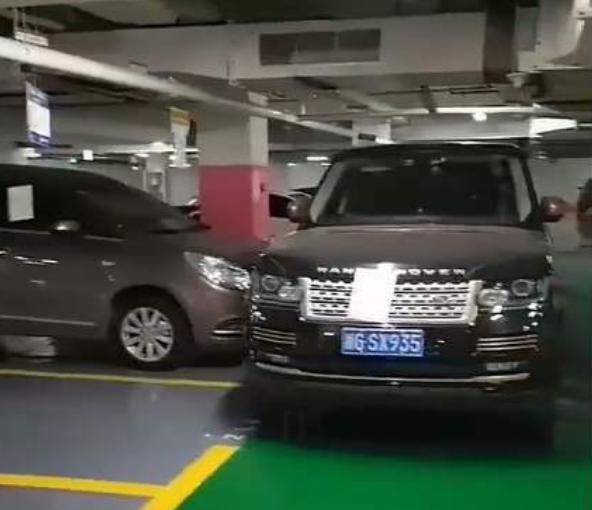 车位经常|别克霸占路虎车位，路虎车主下战书，谁先挪车是“孙子”