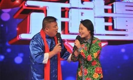  摆摊|草帽姐近况曝光！曾在“星光大道”走红，今路边卖摆摊葡萄