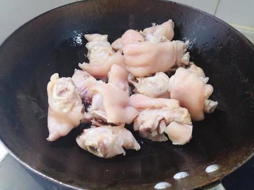 翻倍|猪蹄和它是绝配,用一种食材代替水,不仅软烂入味,还营养翻倍