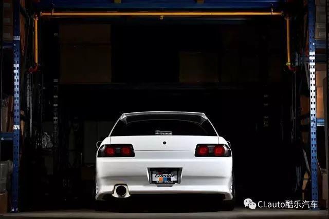  姑娘|我也想遇见个开R32 GT-R的姑娘，然后深陷其中不可自拔