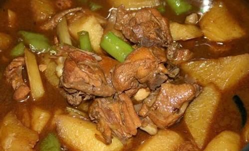  土豆炖鸡|立秋后多吃此肉，比猪肉牛肉都便宜，营养又鲜美，助你顺利过秋天