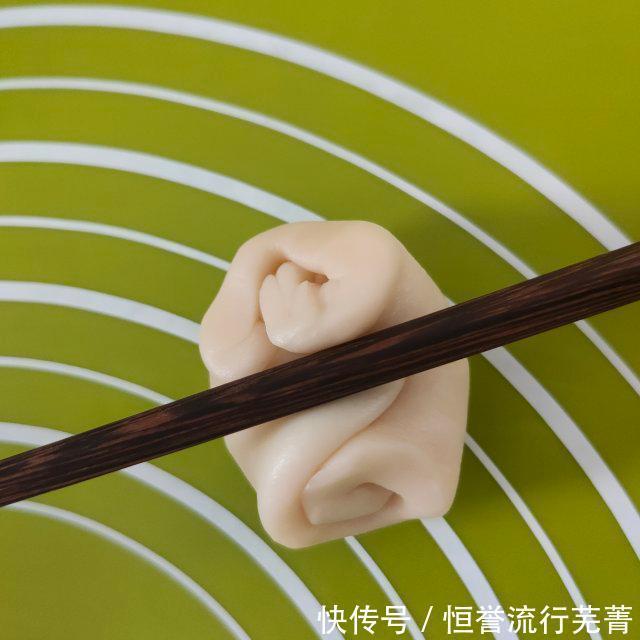 蛋黄|蛋黄酥,自己做的吃着更健康