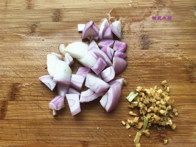 软嫩|炒牛肉又老又柴嚼不动?跟我这样做软嫩爆汁儿,像豆腐一样软